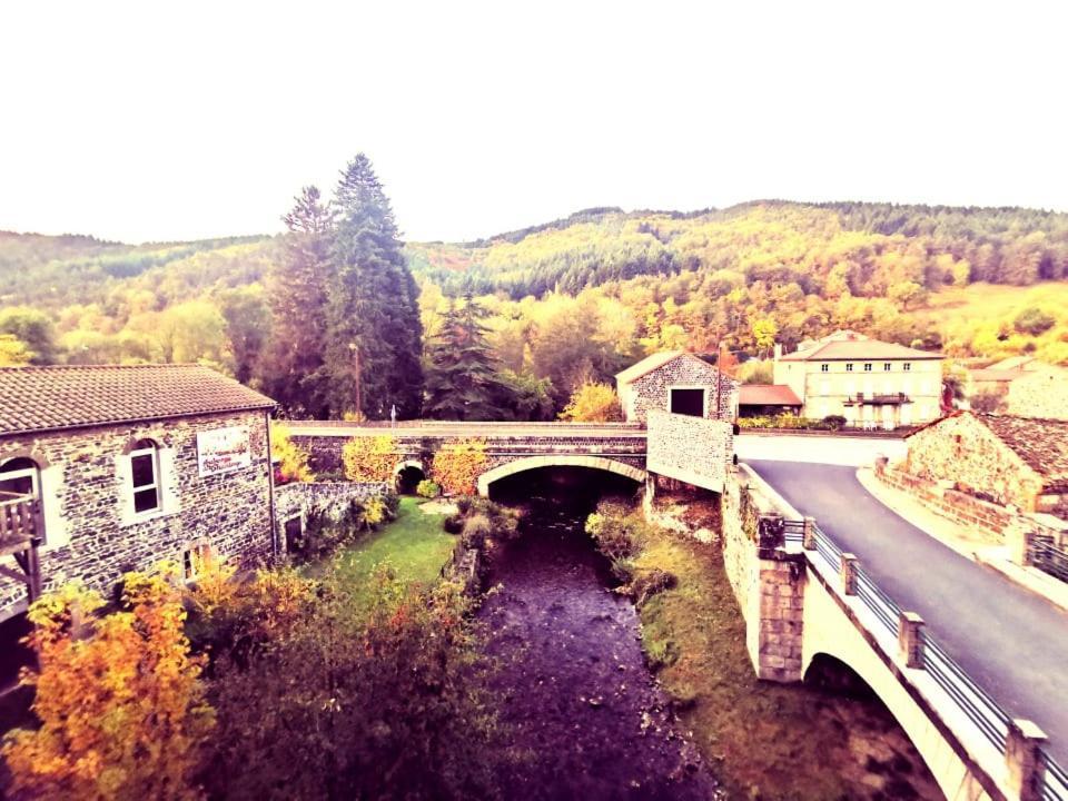 Auberge De Chanteuges Bagian luar foto