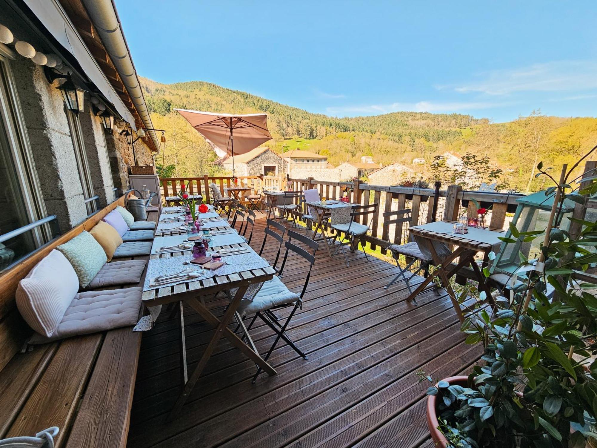 Auberge De Chanteuges Bagian luar foto