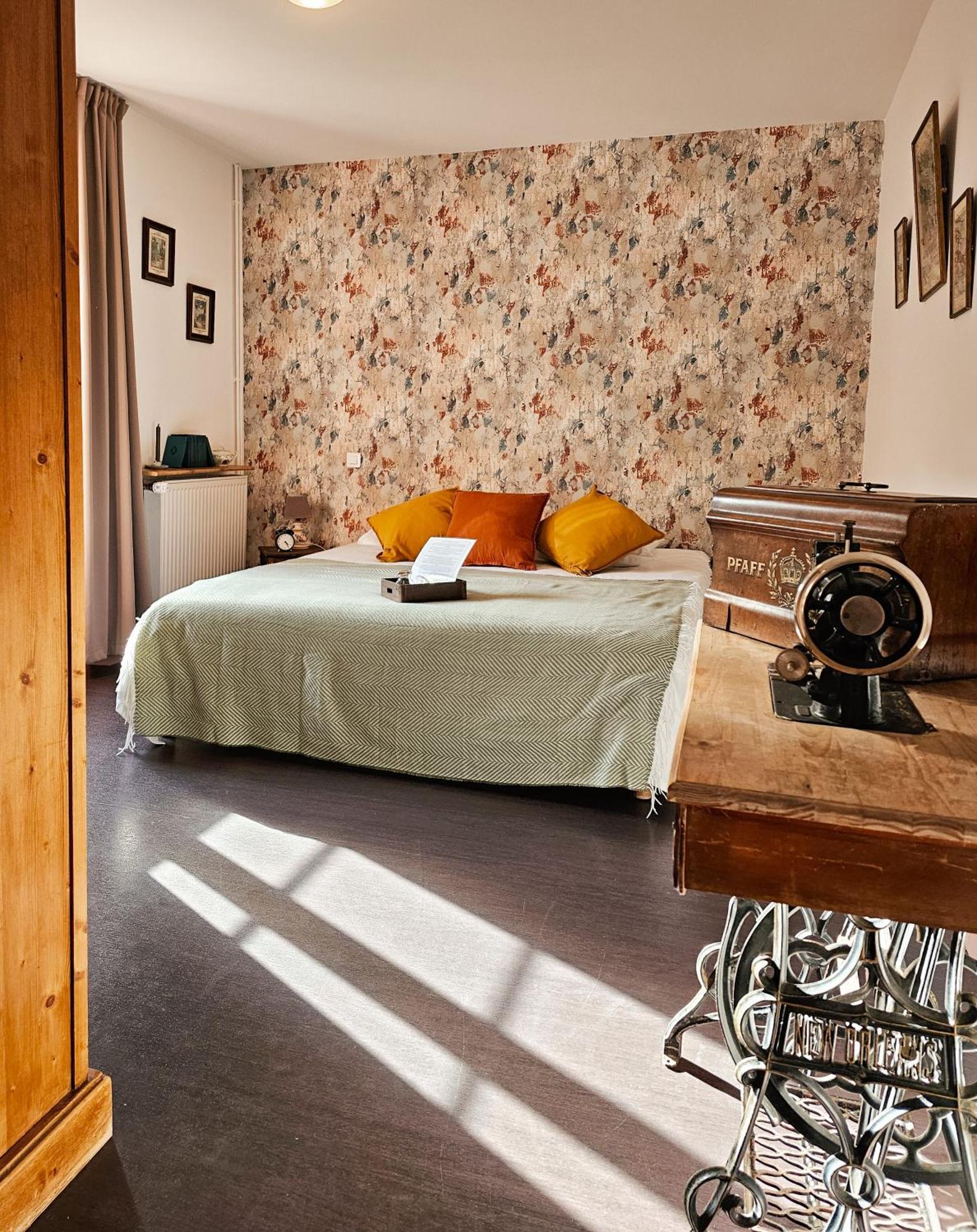 Auberge De Chanteuges Bagian luar foto