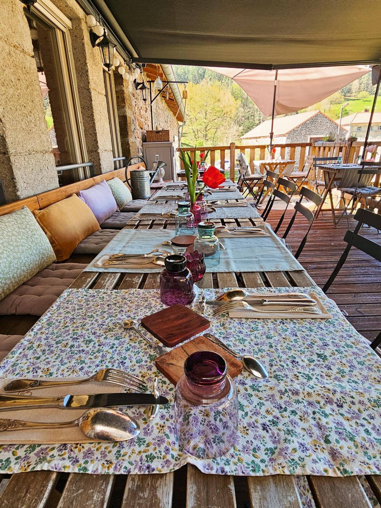 Auberge De Chanteuges Bagian luar foto