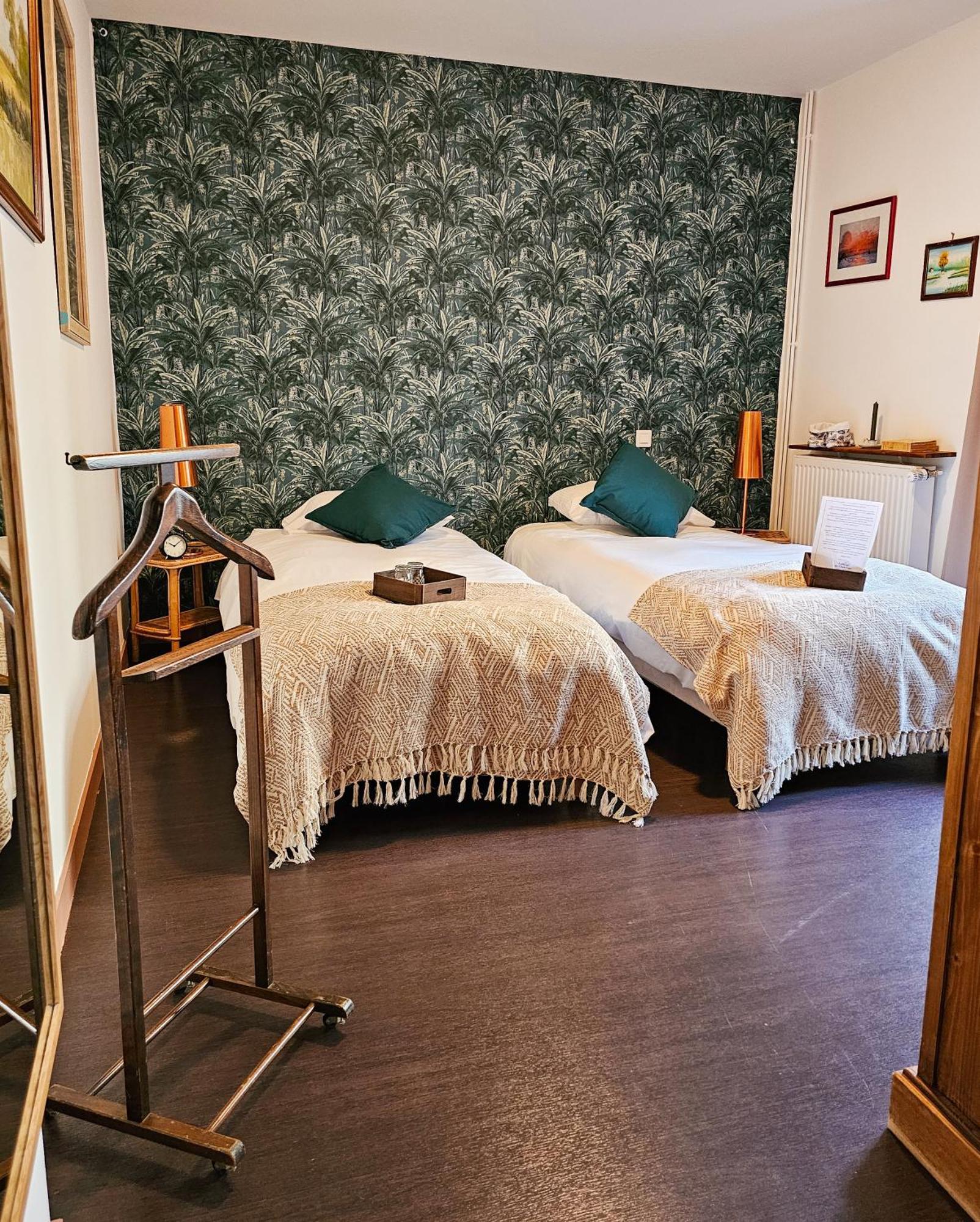 Auberge De Chanteuges Bagian luar foto